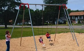 1-Bay Modern Tripod Swings