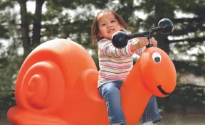 Lola the Snail Spring Rider