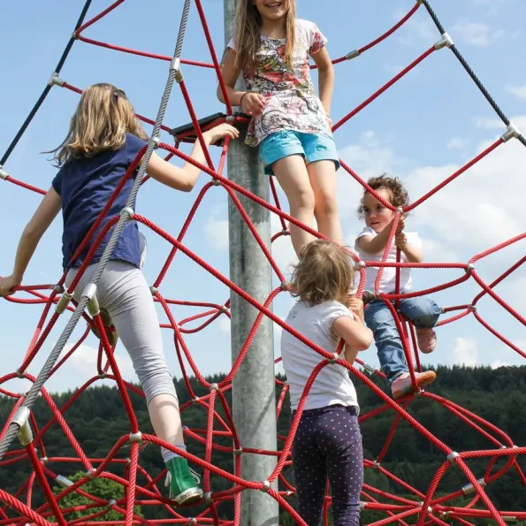 Spider Pyramid 4-4 Net Climber
