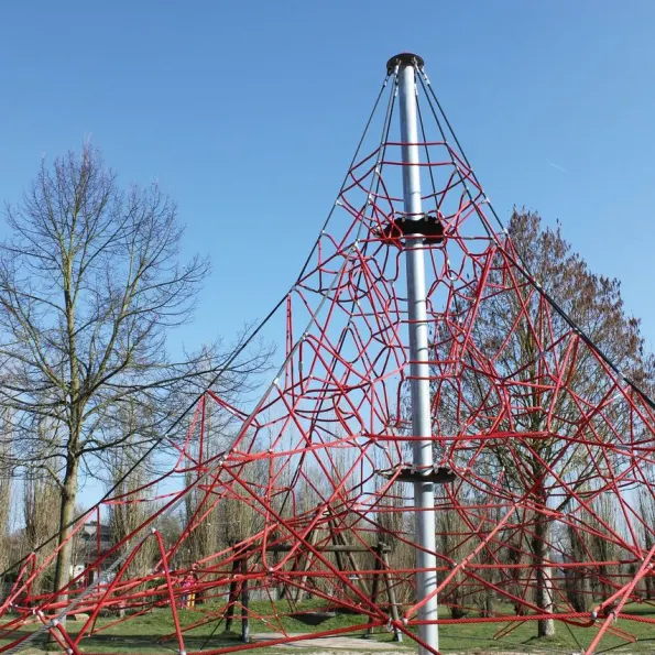 Spider Pyramid 8-6 Net Climber