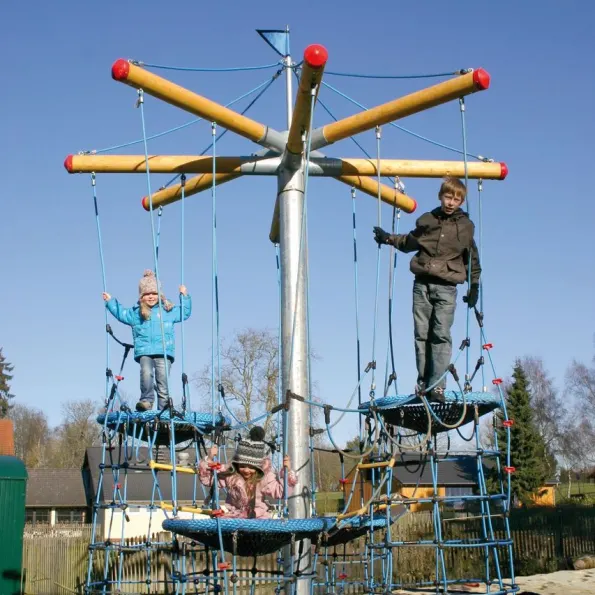 Bird's Nest Tree Climber