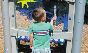 Paint 'N Play Free Standing Panel