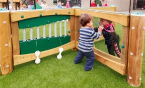 Peek 'N Play