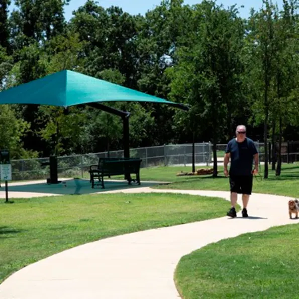 Single Post Pyramid Cantilever Shade
