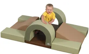 Cozy Woodland Hideout Climber